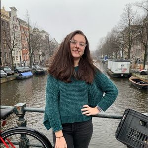 Meet your Posher, Mara